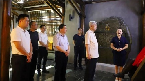原國(guó)務(wù)院參事、國(guó)家制造強(qiáng)國(guó)建設(shè)戰(zhàn)略咨詢委員會(huì)委員張綱一行來(lái)集團(tuán)白沙溪茶廠考察調(diào)研