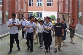 中國(guó)人民大學(xué)茶道哲學(xué)研究所湖南茶文化考察團(tuán)一行赴集團(tuán)白沙溪茶廠、益陽(yáng)茶廠、君山茶業(yè)考察調(diào)研